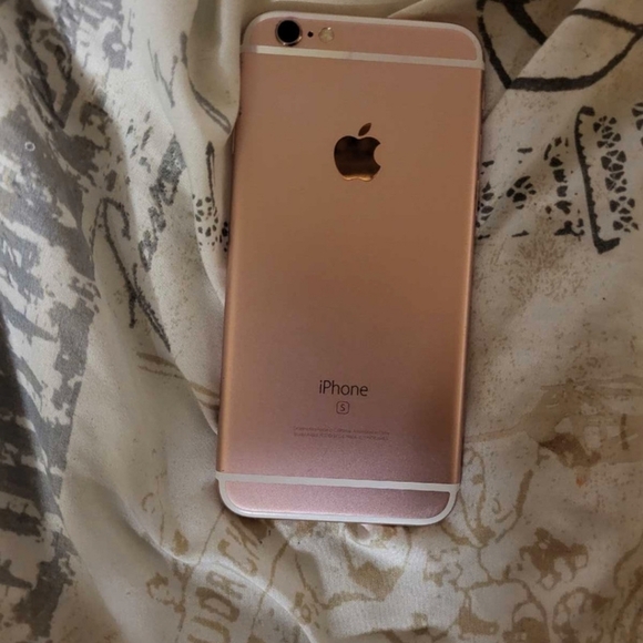 iPhone 6 rose gold with portable charger block and long charger - Picture 3 of 4